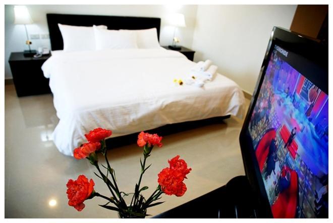 Soi2Inn Pattaya Bagian luar foto