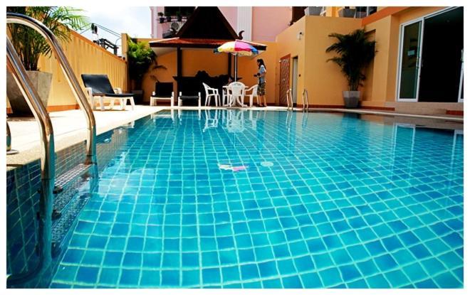 Soi2Inn Pattaya Bagian luar foto